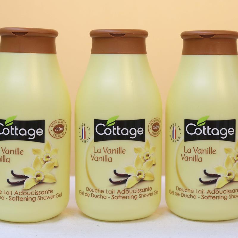 Sữa tắm Cottage La Vanille 250ml, chai vàng nắp nâu ST006